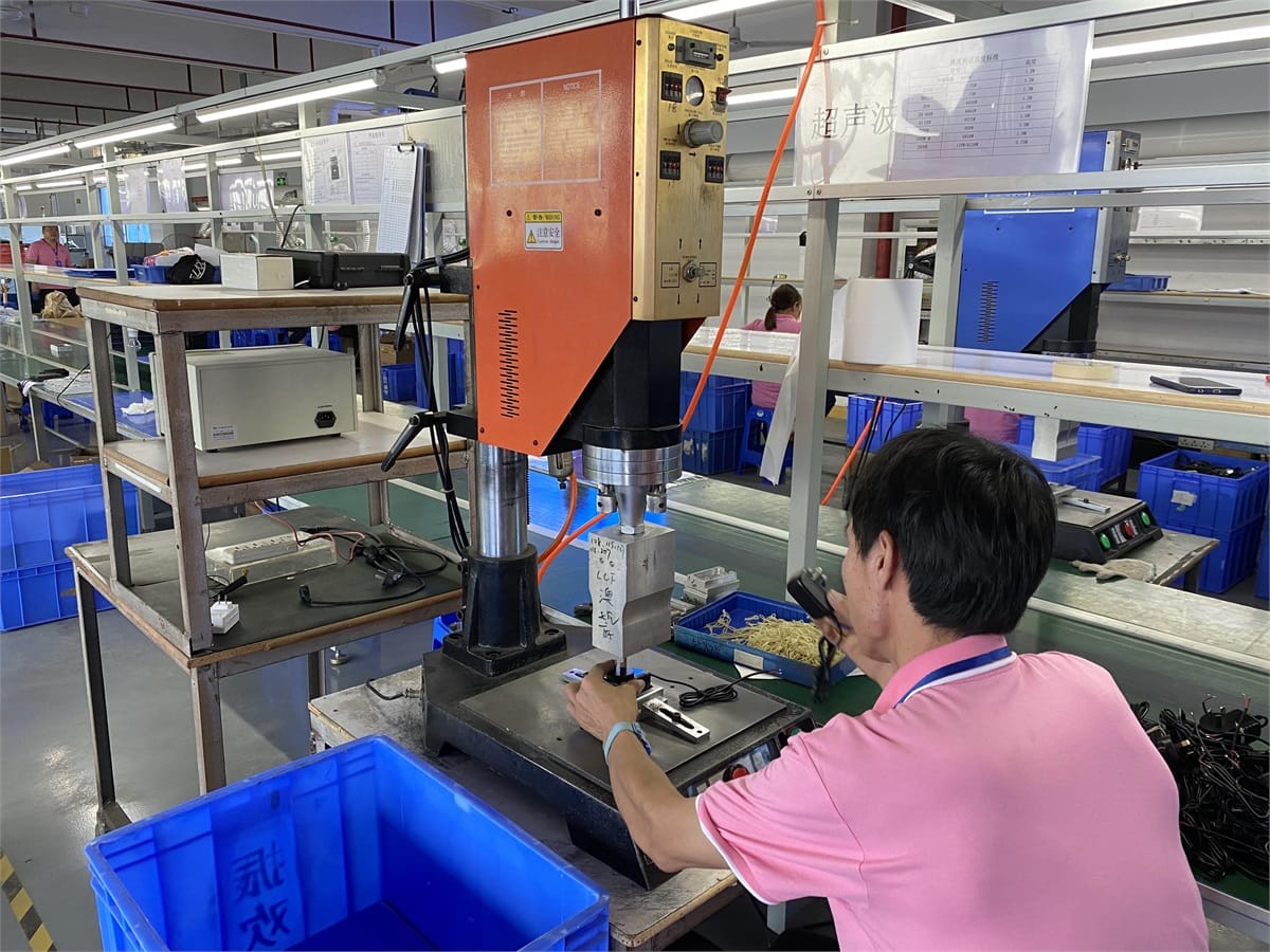 Ultrasonic Welding Equipment